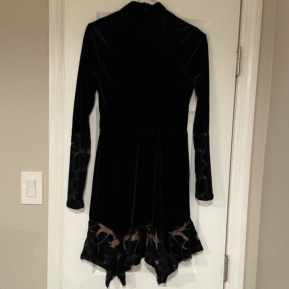 COPY - BCBGMAXAZARIA Velvet long sleeve dress NWT - Picture 2 of 9